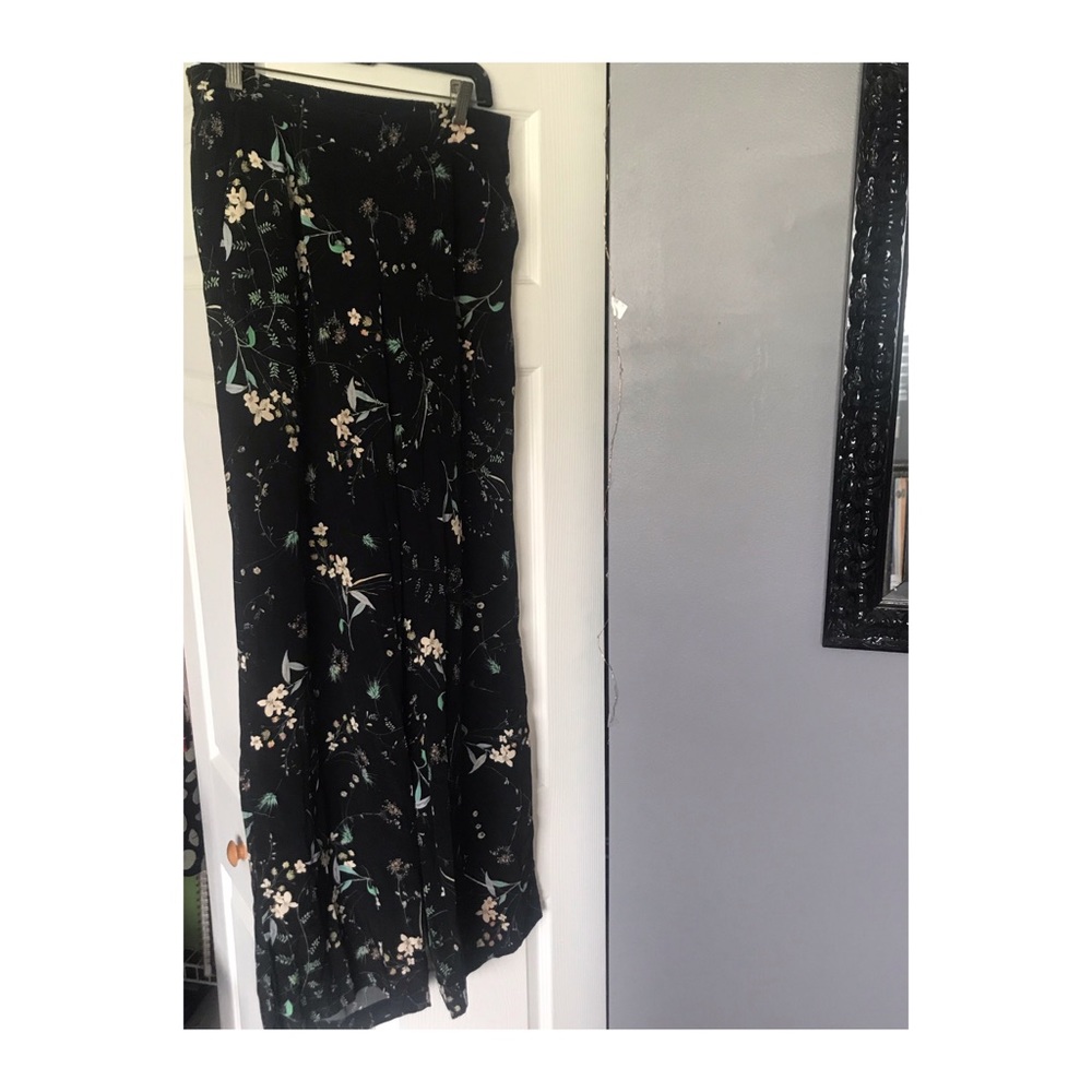 Floral palazzo pants!